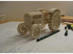 Traktör 571 3D Puzzle Kit Ücretsiz Vektör