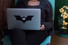 Lazer Kesim Laptop Sticker Yarasa 20×8 8cm DXF Dosyası