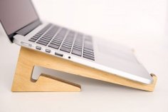 Lazer Kesim Ahşap Masaüstü Laptop Standı Ücretsiz Vektör
