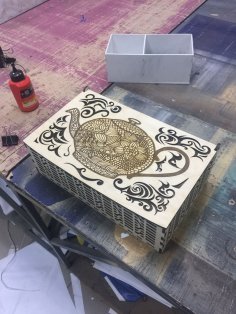 Lazer Kesim Dekoratif Çay Kutusu, Çaydanlık Çizimi Gravürü Ücretsiz Vektör