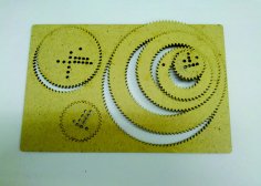 Lazer Kesim Ahşap Spirograf Spiral Çizim Seti Ücretsiz Vektör