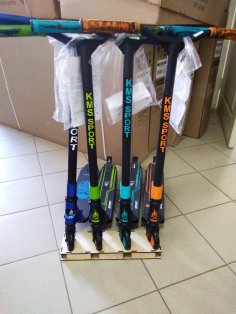 Lazer Kesim Scooter Standı Ahşap Bisiklet Rafı Ücretsiz Vektör