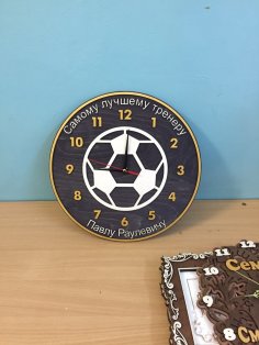 Lazer Kesim Futbol Duvar Saati Ücretsiz Vektör
