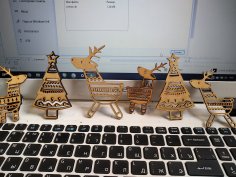 Lazer Kesim Geyik Noel Ağacı Süsü Ücretsiz Vektör