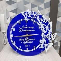 Lazer Kesim Kelebek Masa Saati Ücretsiz Vektör