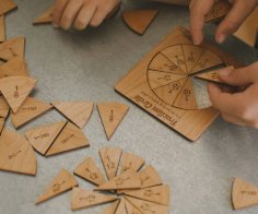 Lazer Kesim Ahşap Kesir Çemberleri Matematik Oyuncakları Ücretsiz Vektör