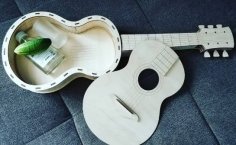Lazer Kesim Gitar Hediye Kutusu 3D Ahşap Hatıra Kutusu Ücretsiz Vektör