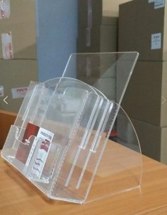 Lazer Kesim Masa Broşür Tutucu Ücretsiz Vektör