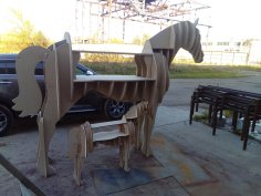 Lazer Kesim At Rafı Oda Dekorasyonu Ücretsiz Vektör