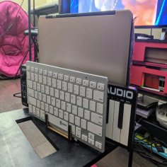 Lazer Kesim Dizüstü Bilgisayar Tablet Telefon Klavye Standı 3mm Ücretsiz Vektör