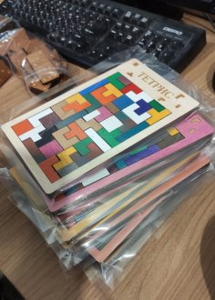 Çocuklar için Lazer Kesim Ahşap Tetris Bulmaca Oyunu Ücretsiz Vektör