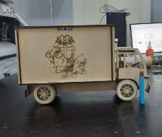 Lazer Kesim Ahşap Oyuncak Van Ücretsiz Vektör