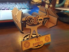Lazer Kesim Mini Star Wars TIE Bombardıman Uçağı ve Standı Ücretsiz Vektör