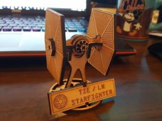 Lazer Kesim TIE Fighter, Standı ile Birlikte Ücretsiz Vektör