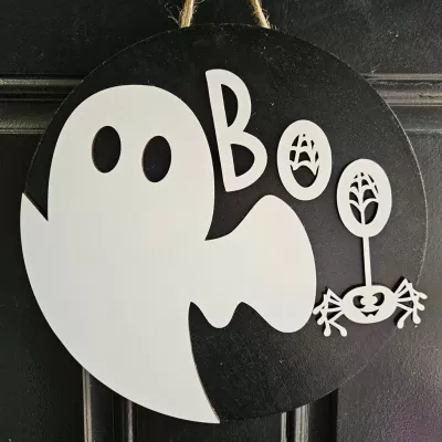Lazer Kesim Cadılar Bayramı Boo Hayalet Kapı Süsü AI çizimi
