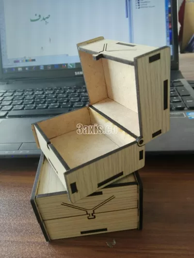 Lazer Kesim Saat için Kapaklı Kutu Ücretsiz Vektör CDR çizimi