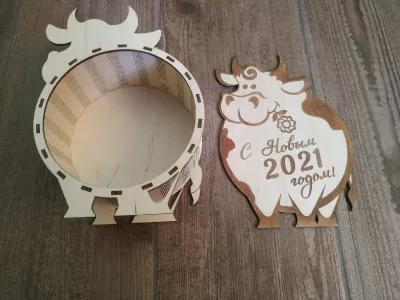 Lazer Kesim Boğa Yeni Yıl 2021 Hediye Kutusu Yılbaşı Kutusu Ücretsiz Vektör CDR çizimi