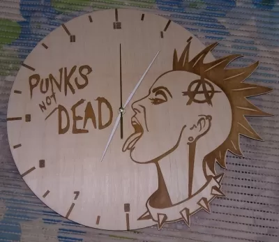 Lazer Kesim Punk's Not Dead Duvar Saati Ücretsiz Vektör CDR çizimi