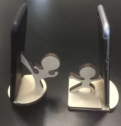 Lazer Kesim Karate Telefon Standı Ücretsiz Vektör CDR çizimi