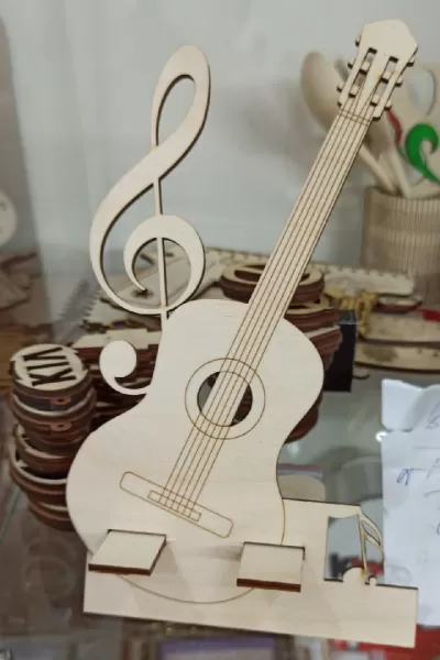 Lazer Kesim Gitar Telefon Standı Eşsiz Gitar Telefon Tutucu Ücretsiz Vektör CDR çizimi