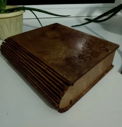 Lazer Kesim Ahşap Kitap Kutusu Ücretsiz Vektör CDR çizimi