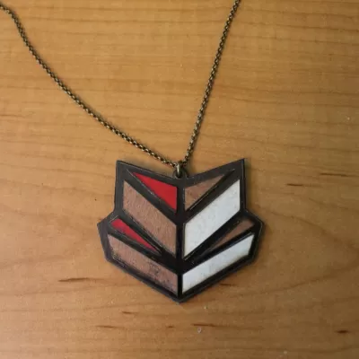 Lazer Kesim Kadın Kolyesi Ücretsiz Vektör CDR çizimi