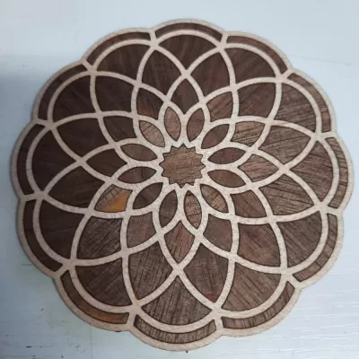 Lazer Kesim Mandala Tasarımlı Yuvarlak Şekilli Ahşap Bardak Altlıkları Ücretsiz Vektör CDR çizimi
