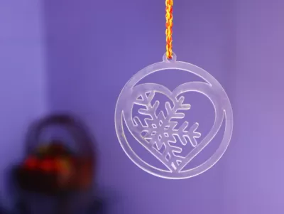 Lazer Kesim Kalp Kar Tanesi Desenli Noel Ağacı Süsü Ücretsiz Vektör CDR çizimi