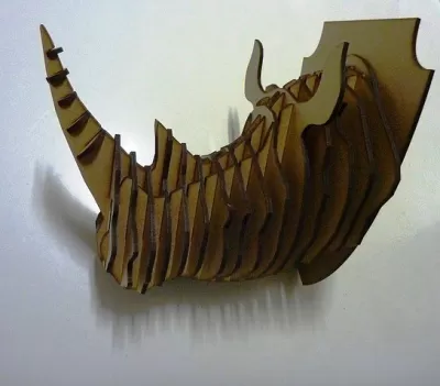 Lazer Kesim Gergedan Kafası Duvar Dekoru Ücretsiz Vektör CDR çizimi