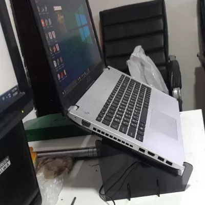 Lazer Kesim 15 İnç Laptop Standı 3mm Ücretsiz Vektör CDR çizimi