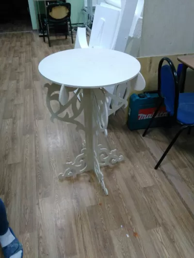 Lazer Kesim Dekoratif Masa Ücretsiz Vektör CDR çizimi