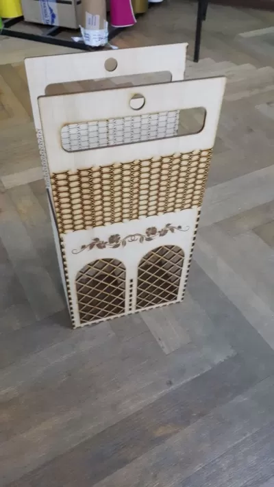 Şampanya Kutusu Ücretsiz Vektör CDR çizimi